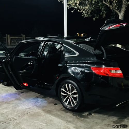Hyundai Grandeur: 2.4 l | 2012 il