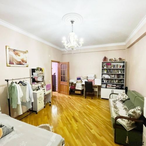 2-ci mikrorayonda 4 otaqlı mənzil satilir.