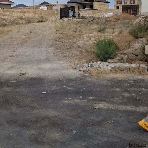 Mehdiabadda 6 sot torpaq sahəsi satilir.
