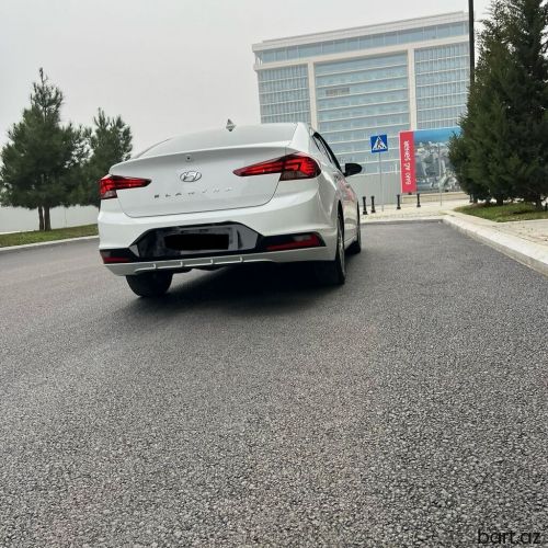 Hyundai Elantra: 2 l | 2018 il