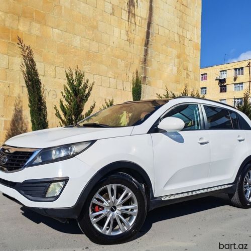 Kia Sportage: 2 l | 2011 il 