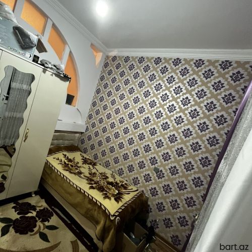 Gəncədə 4 otaqli mənzil satilir.