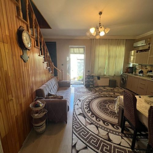 Zığ qəs-də 5 otaqlı həyət evi satilir.