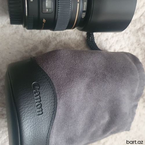 Canon EF 85mm f/1.8 