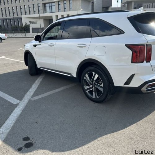 Kia Sorento: 1.6 l | 2023 il 
