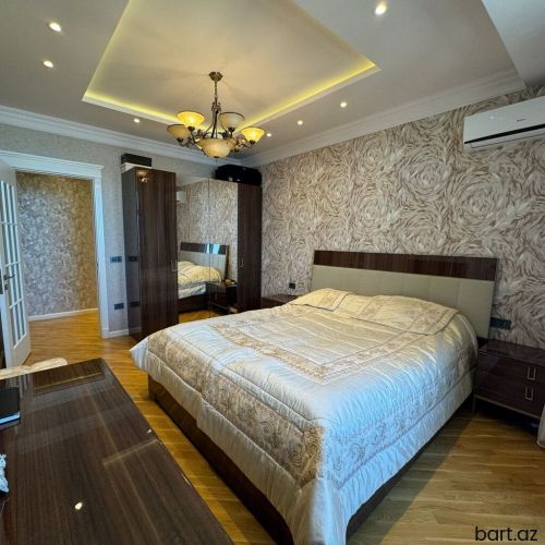 Badamdar qəs., 3 otaqlı mənzil satilir.