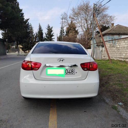 Hyundai Elantra: 1.6 l | 2010 il