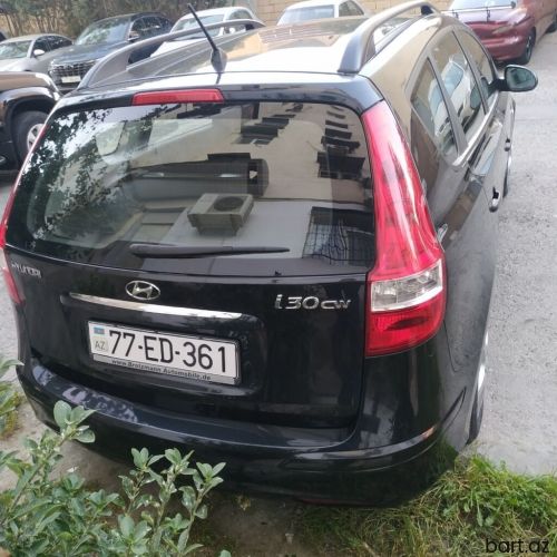 Hyundai i30: 1.4 l. | 2010 il
