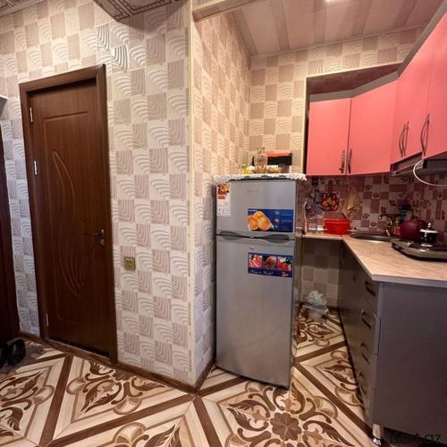 Masazirda 2 otaqli mənzil satilir.