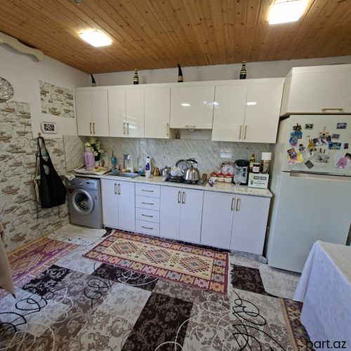 Albalıda həyət evi satılır