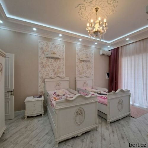 Mərdəkanda Lüks villa satıır.