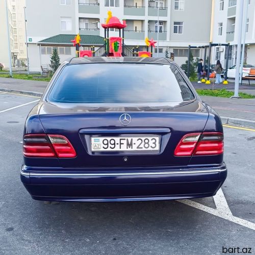 Mercedes-Benz E 320: 3.2 l | 2000 il 