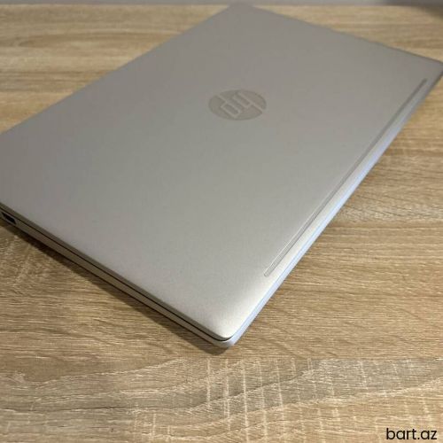 Intel Core i7, 16 GB, 15.6 