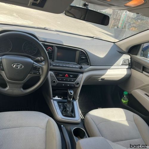 Hyundai Elantra: 2 l. | 2016 il 