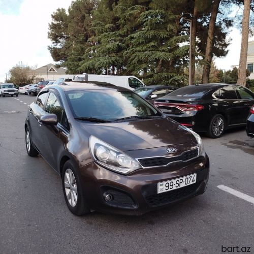 Kia Rio: 1.4 l | 2012 il