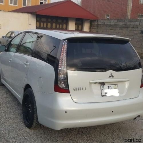 Mitsubishi Grandis: 2.4 l. | 2003 il 