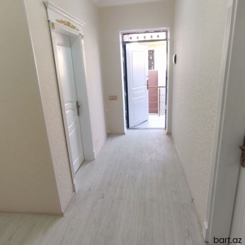Binədə 3 otaqlı həyət evi satilir.