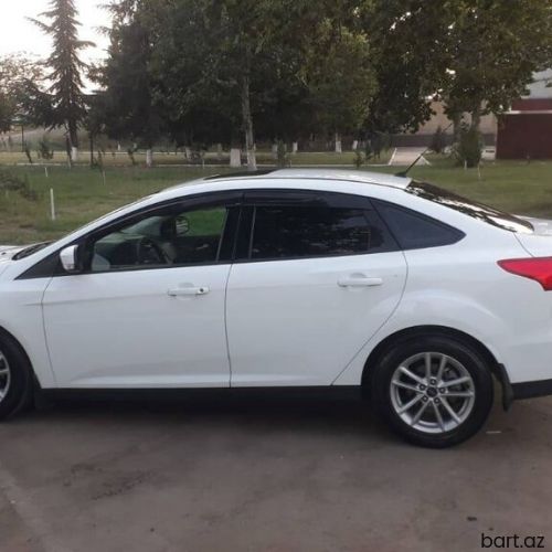 Ford Focus: 1.6 l | 2015 il 