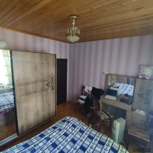Albalıda həyət evi satılır