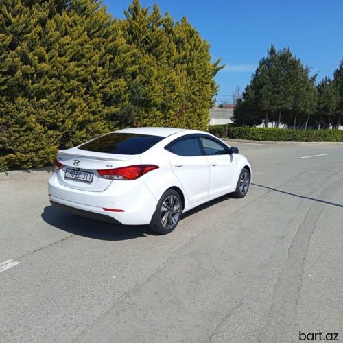 Hyundai Elantra: 1.8 l | 2014 il