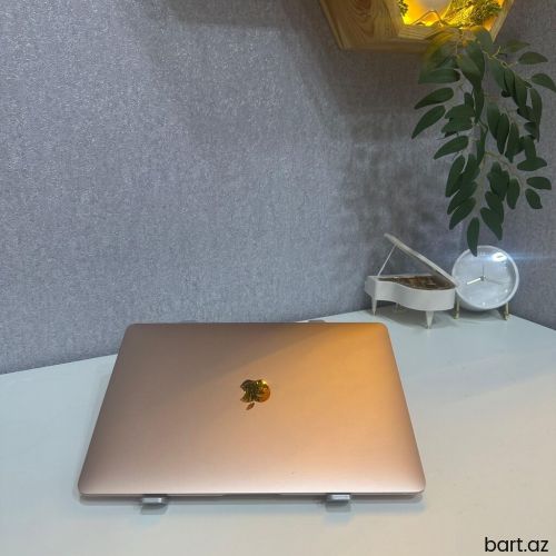 Apple MacBook, 15.6 
