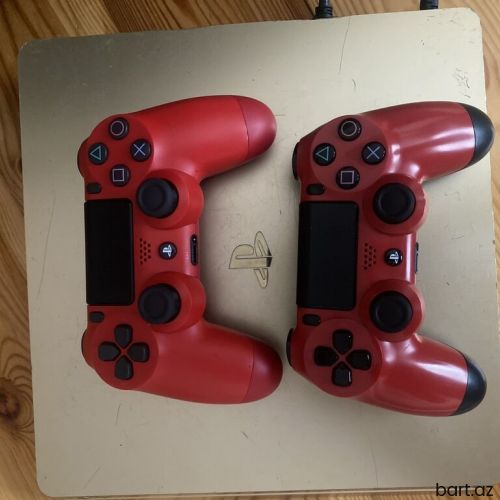PlayStation 4 Slim 