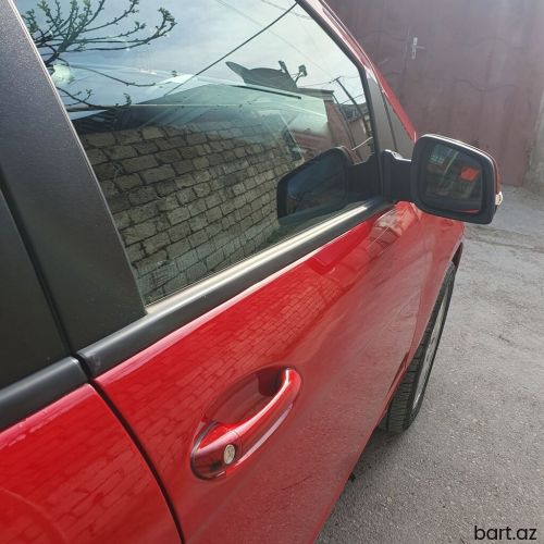 Mercedes-Benz A 180: 1.8 l. | 2011 il