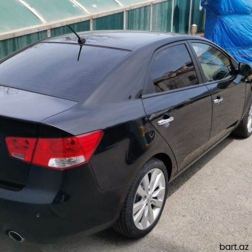 Kia Cerato: 1.6 l | 2011 il