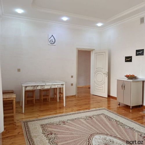 Qaracuxur qəs-də 4 otaqli həyət evi satilir.