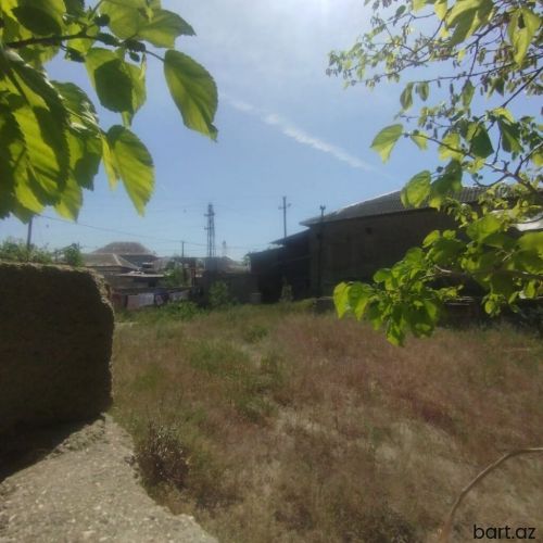 Binəqədi rayonunda 2 sot torpaq sahəsi satilir.