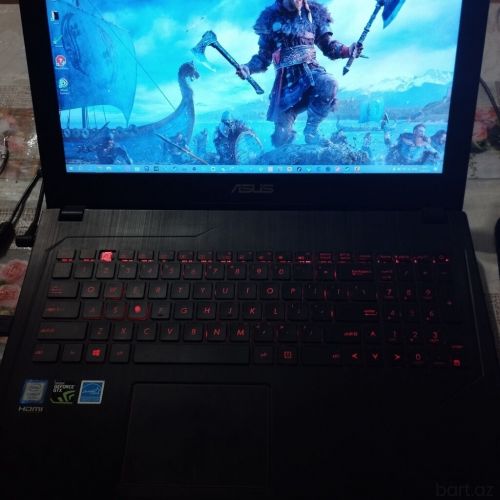 Intel Core i7, 15.6 