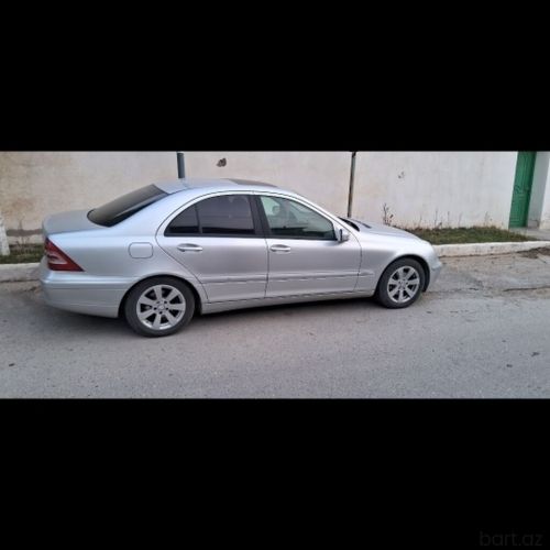 Mercedes-Benz C 200: 2 l | 2002 il