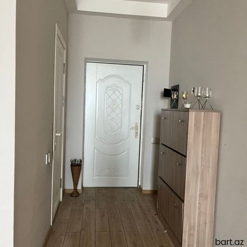 Xirdalanda 3 otaqli mənzil satilir.