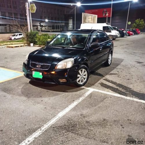 Kia Rio: 1.4 l | 2011 il