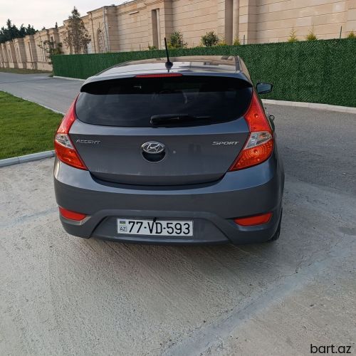 Hyundai Accent: 1.6 l | 2017 il 
