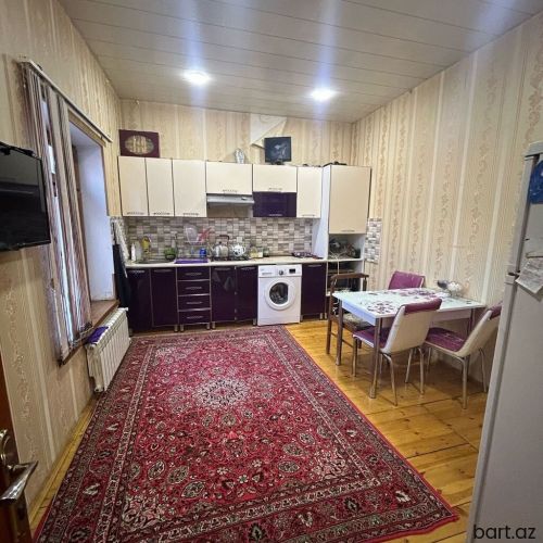 Biləcəridə 6 otaqli həyət evi satilir.