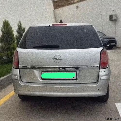 Opel Astra: 1.3 l | 2010 il 