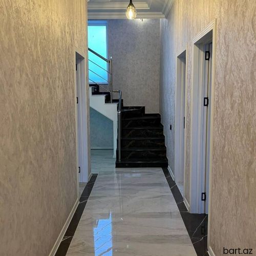 Zabratda 6 otaqlı  həyət evi satilir. 