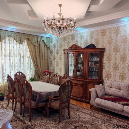 Buzovnada Mərkəzdə həyət evi satılır