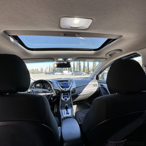 Hyundai Elantra: 1.8 l. | 2012 il | Sedan