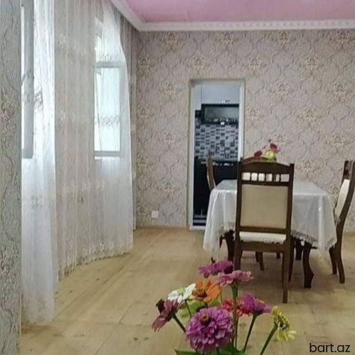 Zaqatalada 5 otaqli həyət evi satilir.
