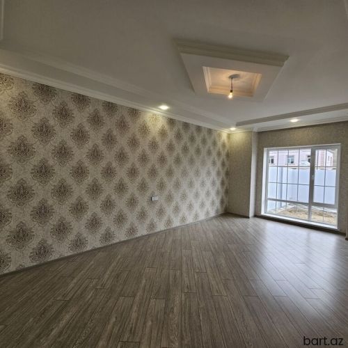 Binə qəs-də 5 otaqli həyət evi satilir.