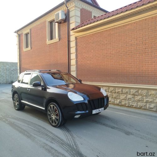Porsche Cayenne: 4.5 l | 2004 il 