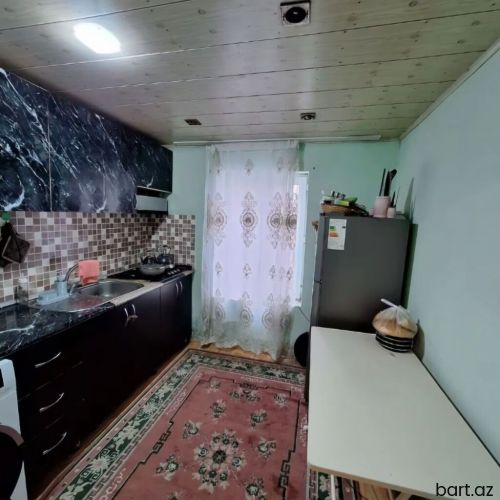 Xirdalanda 4 otaqli həyət evi satilir.