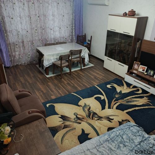 Yeni Günəşli qəs-də 4 otaqli həyət evi satilir.