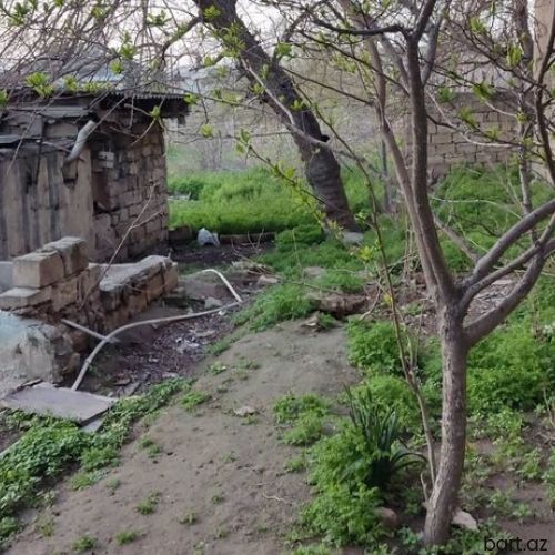Binəqədi 4 sot torpaq sahəsi satilir.