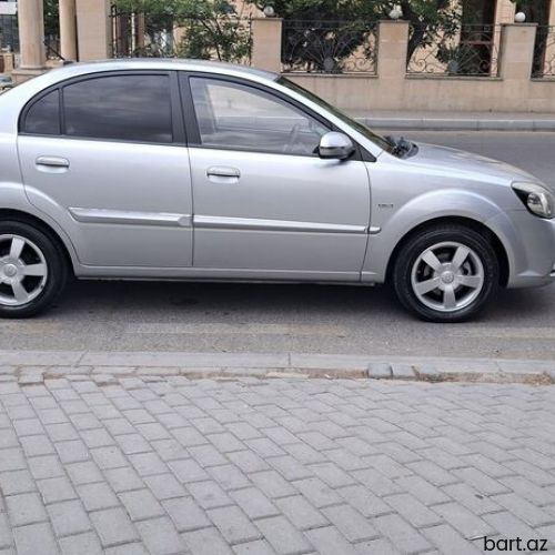 Kia Pride: 1.5 l. | 2010 il
