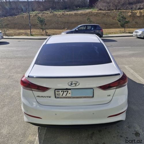 Hyundai Avante: 1.6 l | 2017 il 