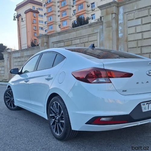Hyundai Elantra: 2 l | 2019 il