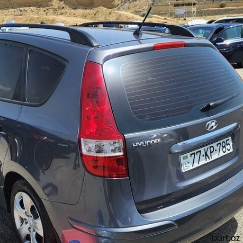 Hyundai i30: 1.6 l | 2010 il